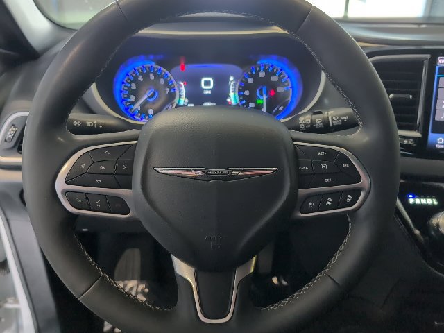 2025 Chrysler Pacifica Select - Photo 18