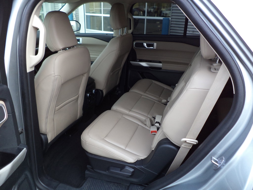 Used 2022 Ford Explorer XLT 202A 4WD SUV