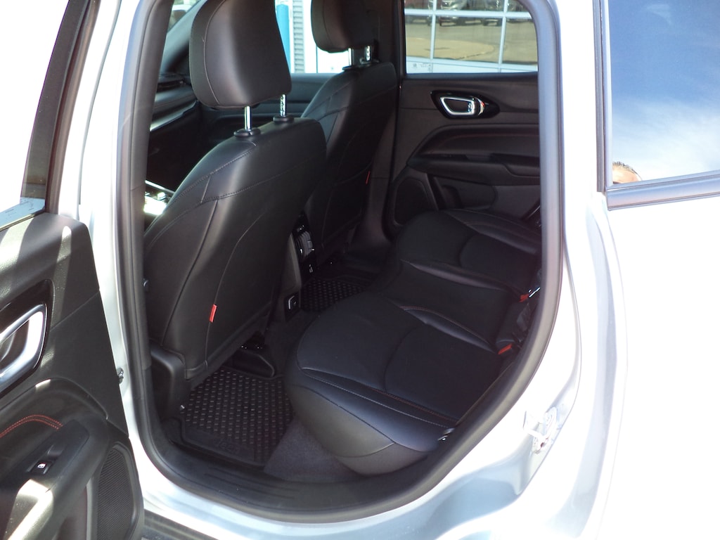 Used 2025 Jeep Compass Trailhawk 4x4 SUV