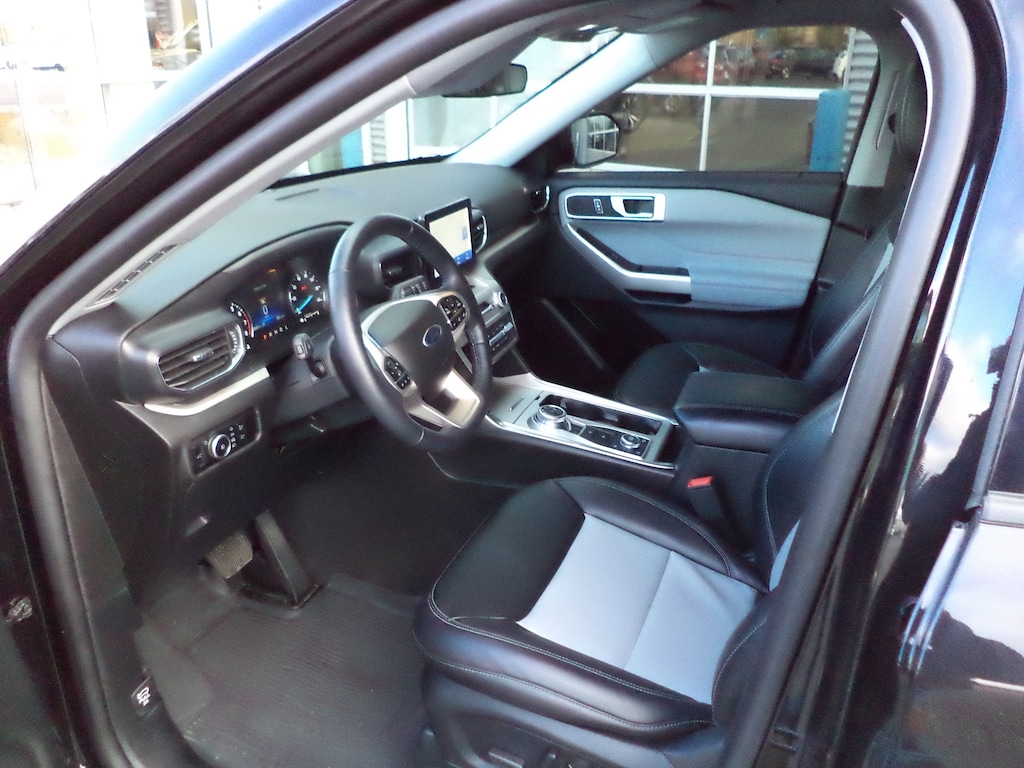 Used 2023 Ford Explorer XLT 202A 4WD SUV