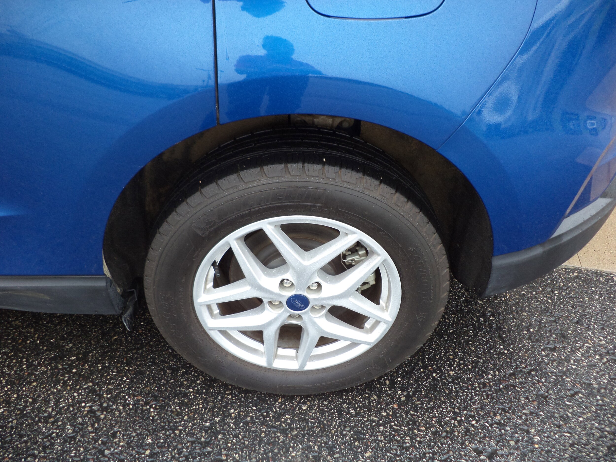 2022 Ford Edge SEL photo 3