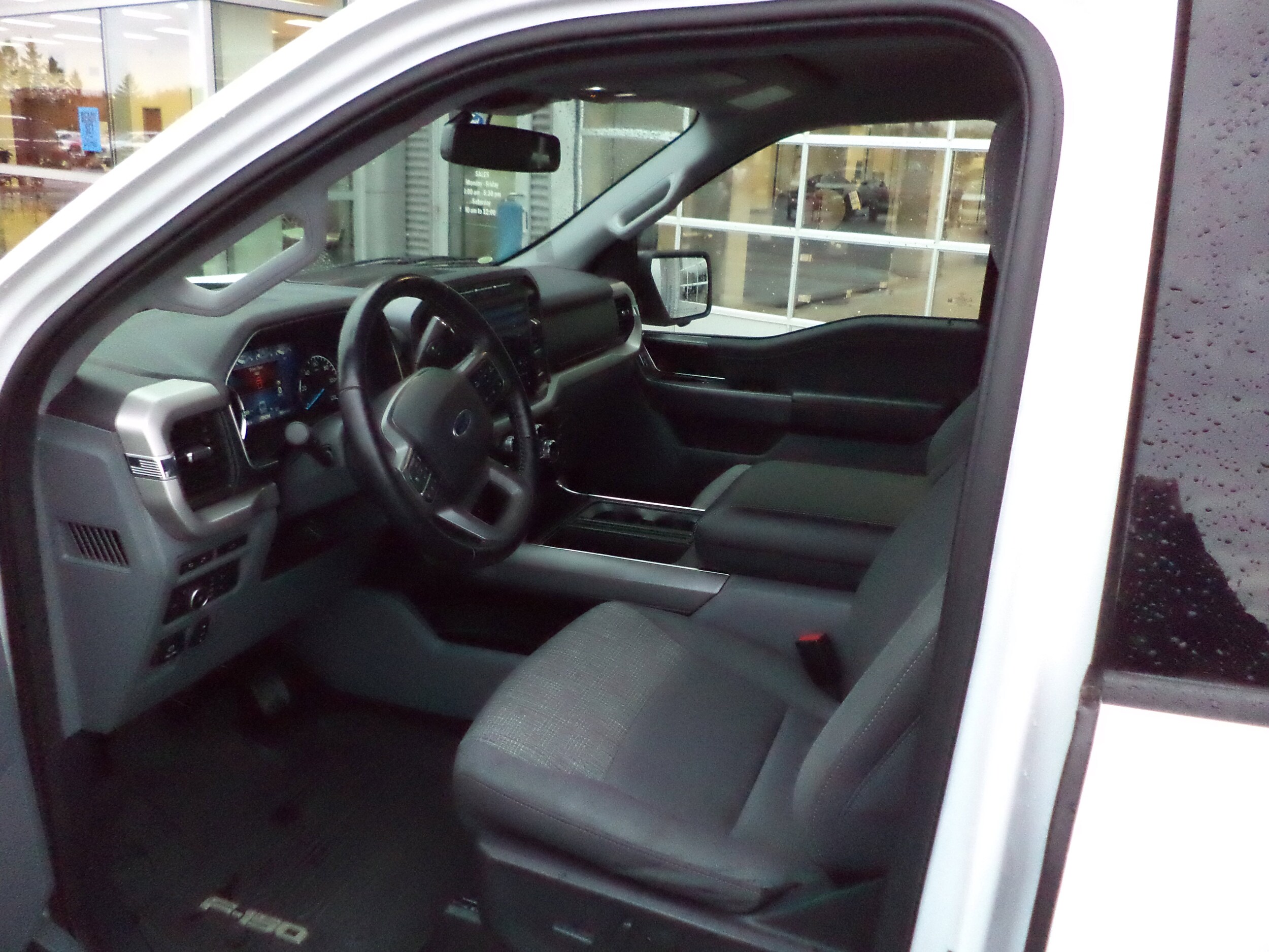 2022 Ford F-150 XLT photo 2