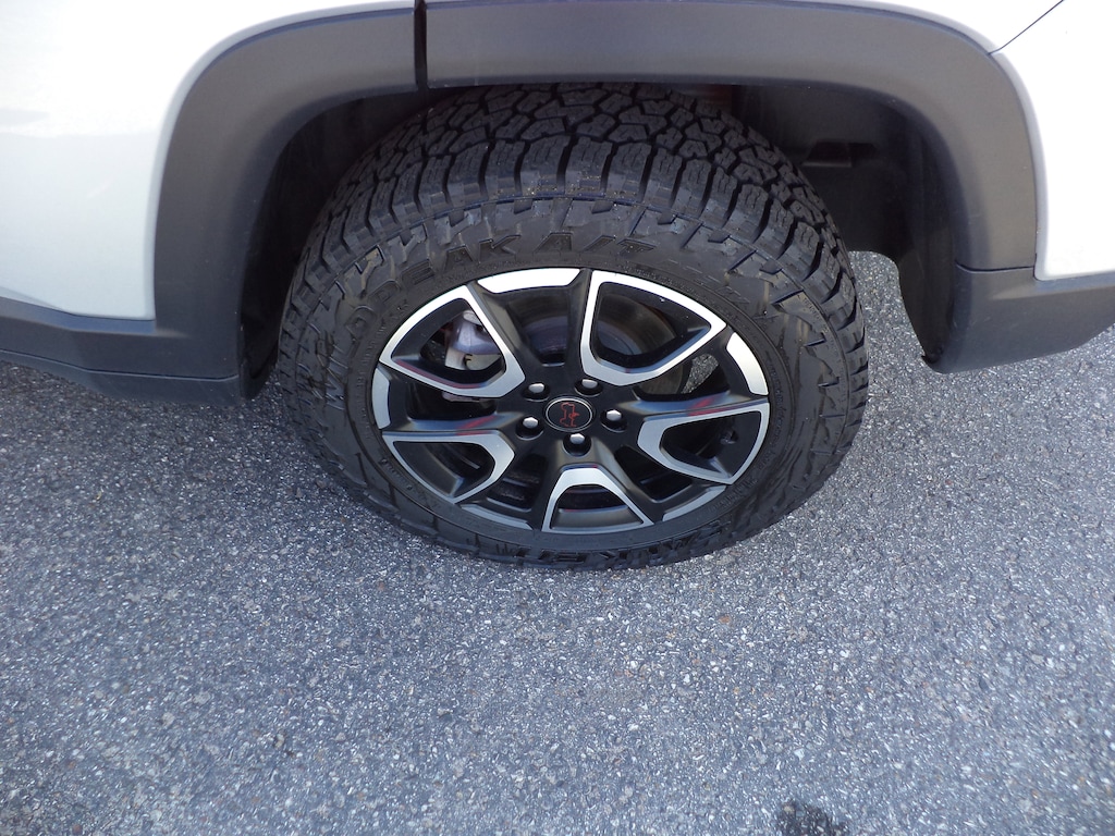 Used 2025 Jeep Compass Trailhawk 4x4 SUV