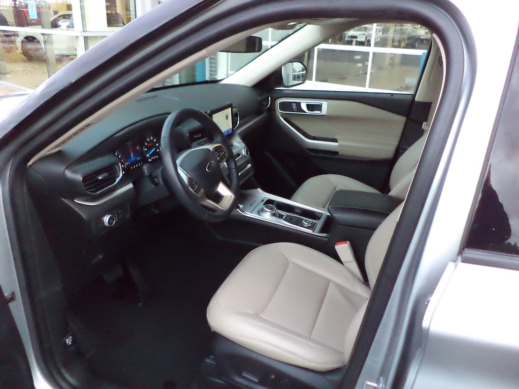 Used 2022 Ford Explorer XLT 202A 4WD SUV