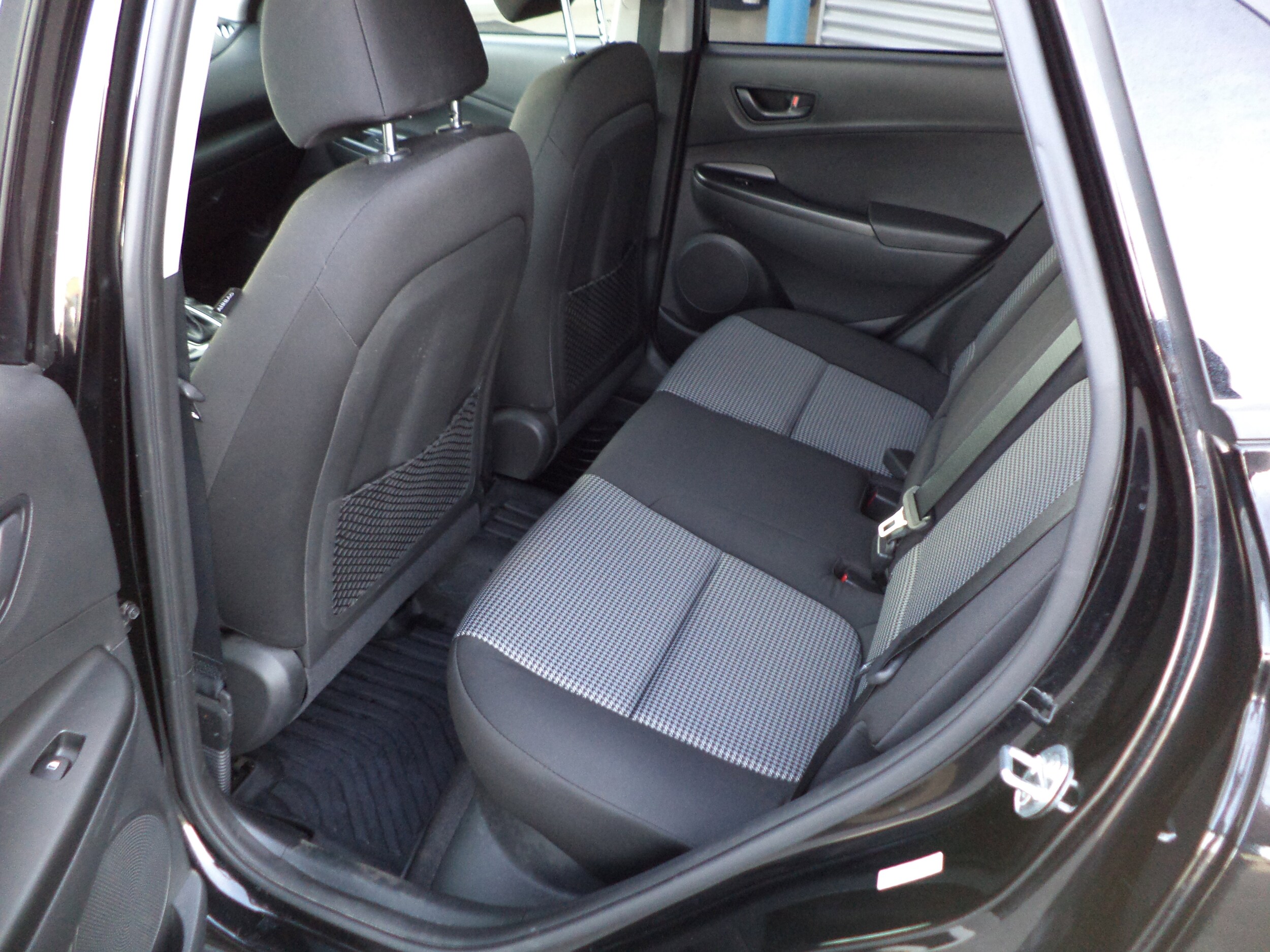 2021 Hyundai Kona SEL photo 2