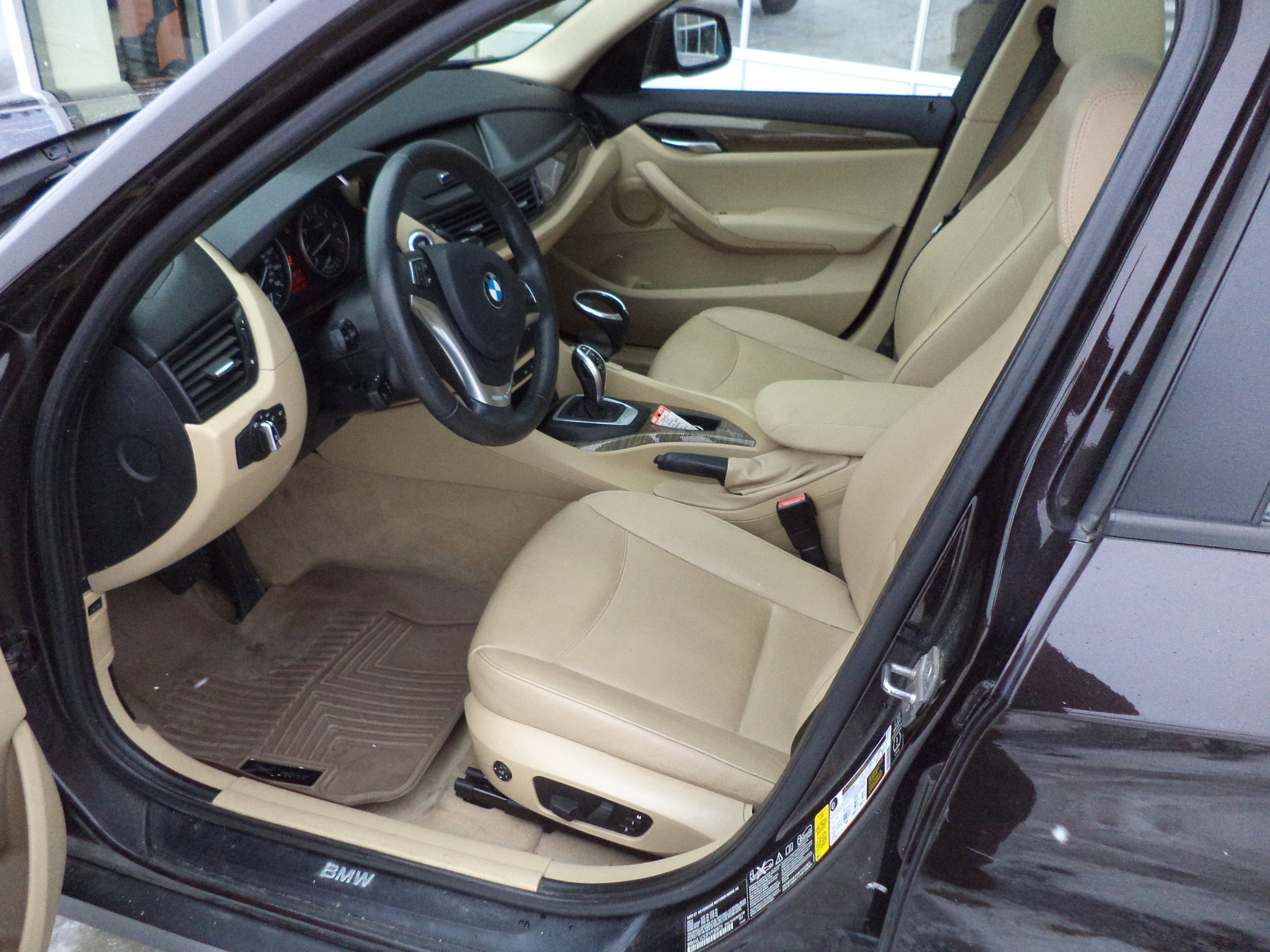 Used 2015 BMW X1 28i with VIN WBAVL1C53FVY30975 for sale in Sault Ste. Marie, MI