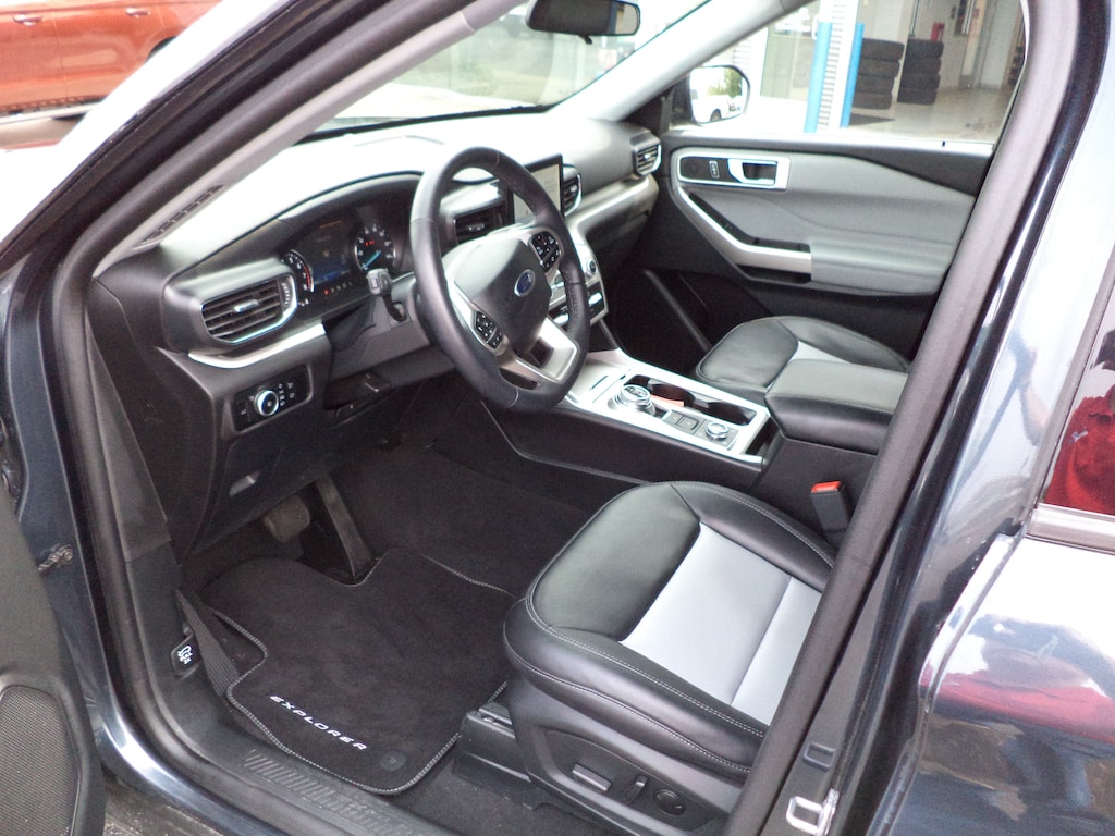 Used 2024 Ford Explorer XLT 202A 4WD SUV