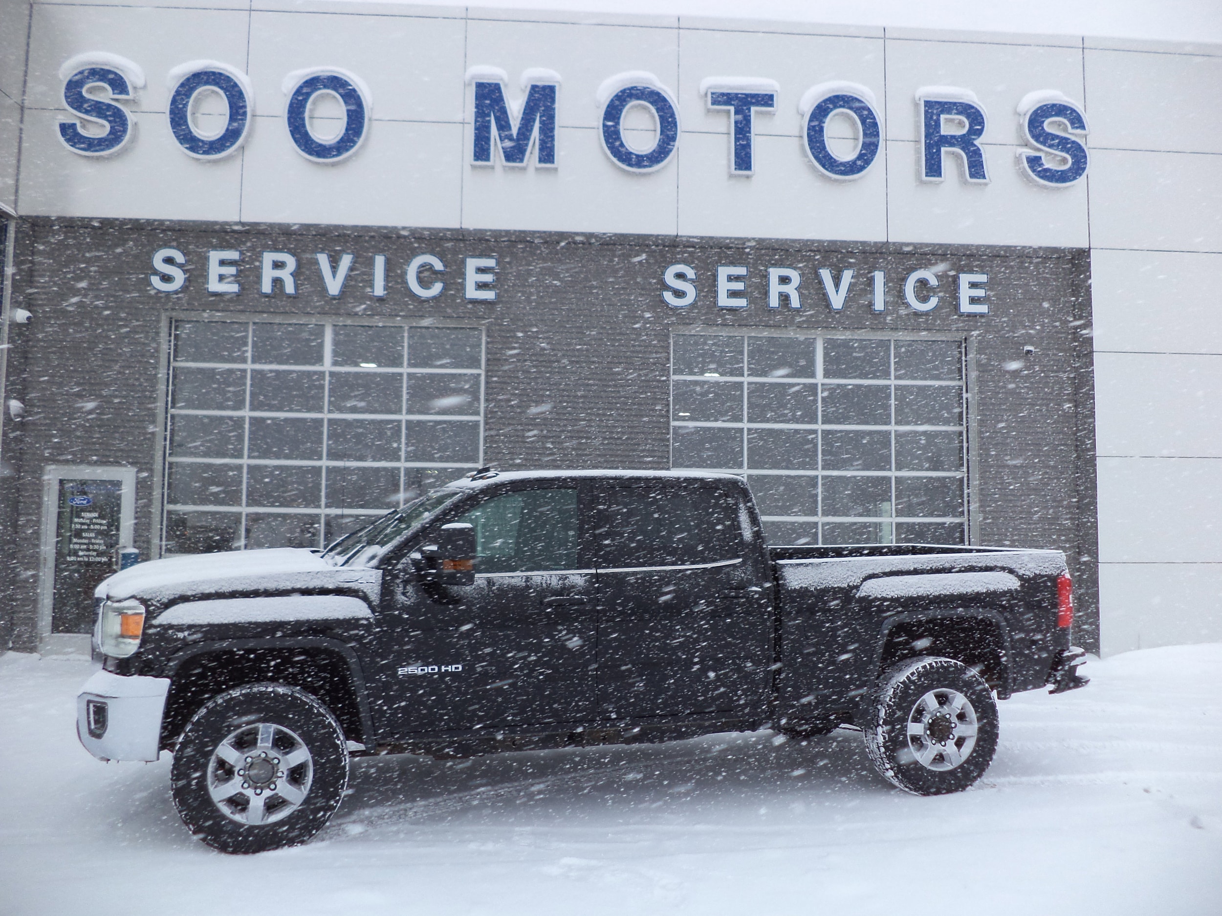 2018 GMC Sierra 4WD Crew Cab Long Box SLE's photo