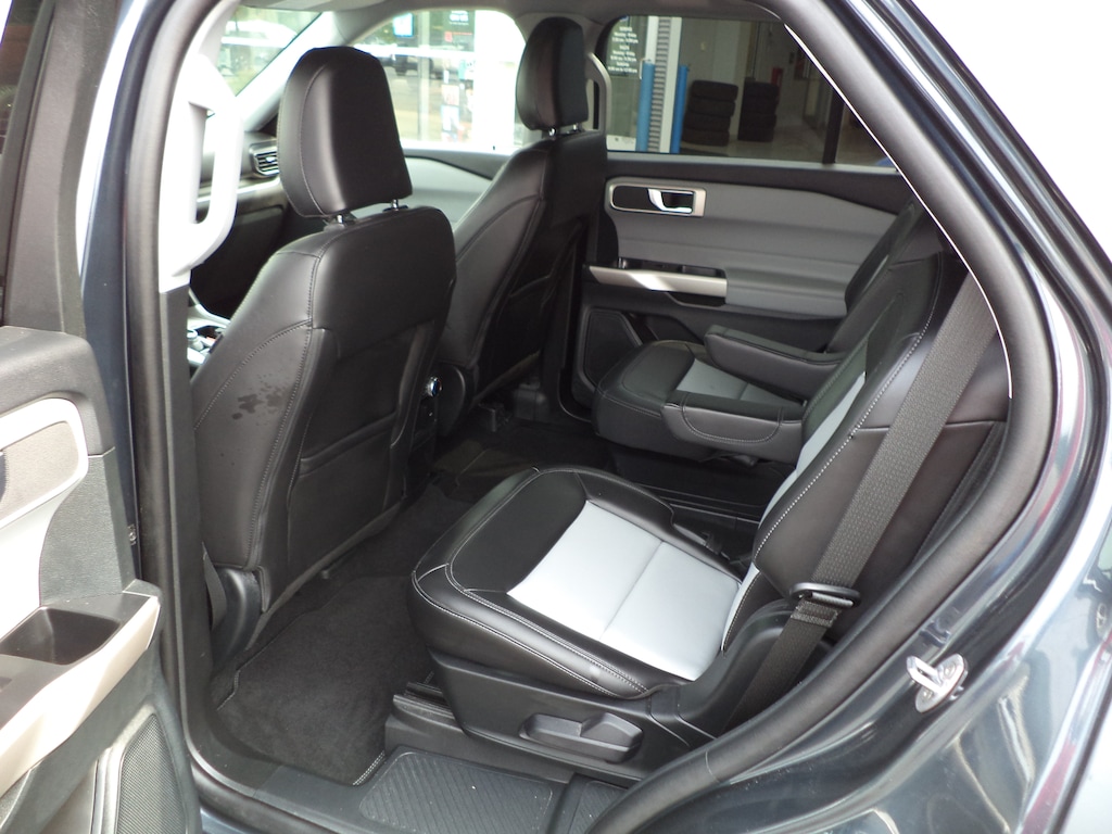 Used 2024 Ford Explorer XLT 202A 4WD SUV