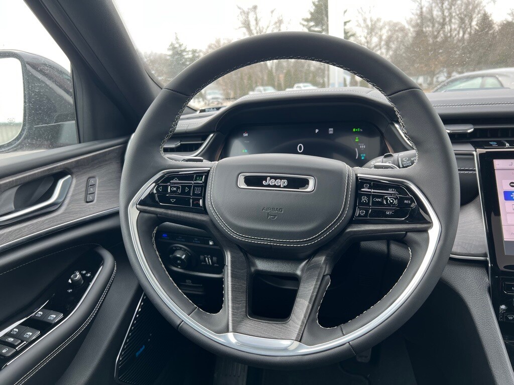 New 2022 Jeep Grand Cherokee 4xe GRAND CHEROKEE OVERLAND 4xe Sport Utility