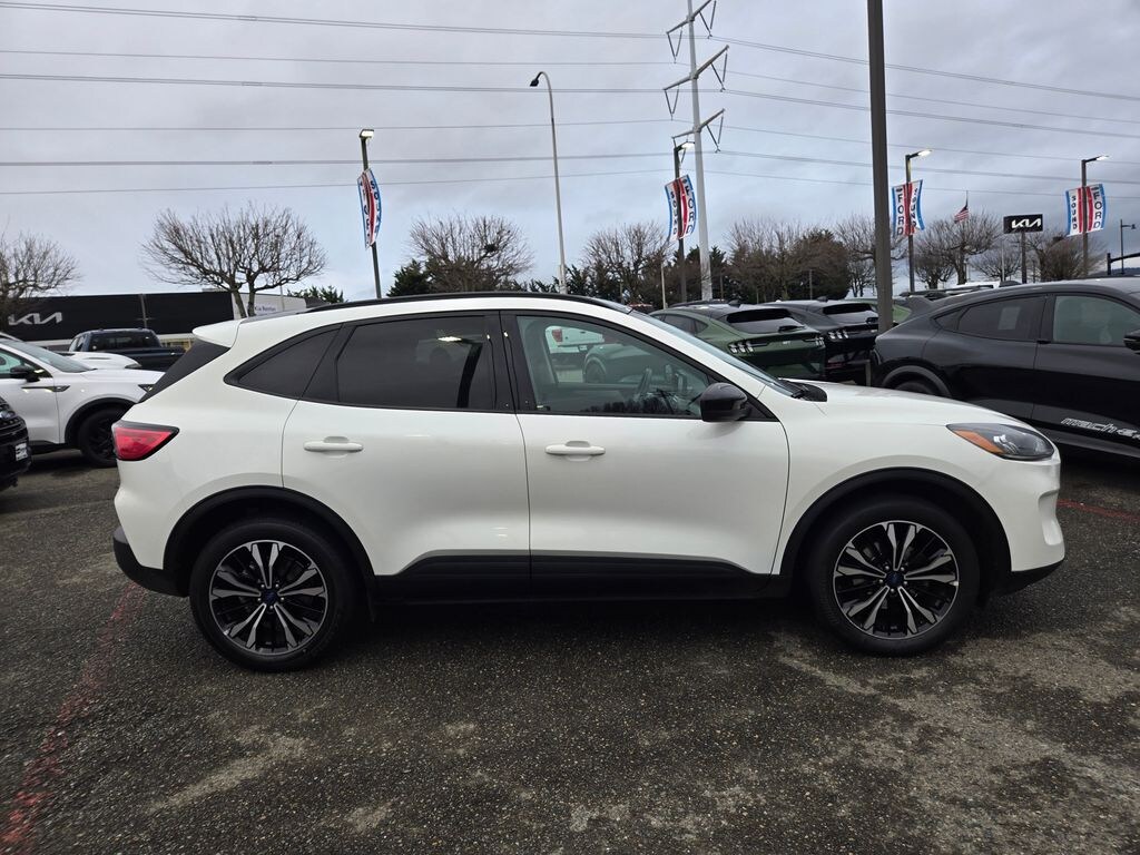 Used 2022 Ford Escape SE SUV