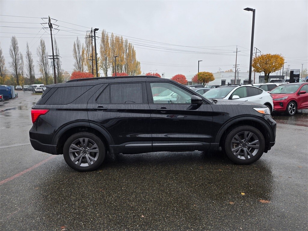 2022 Ford Explorer XLT photo 2