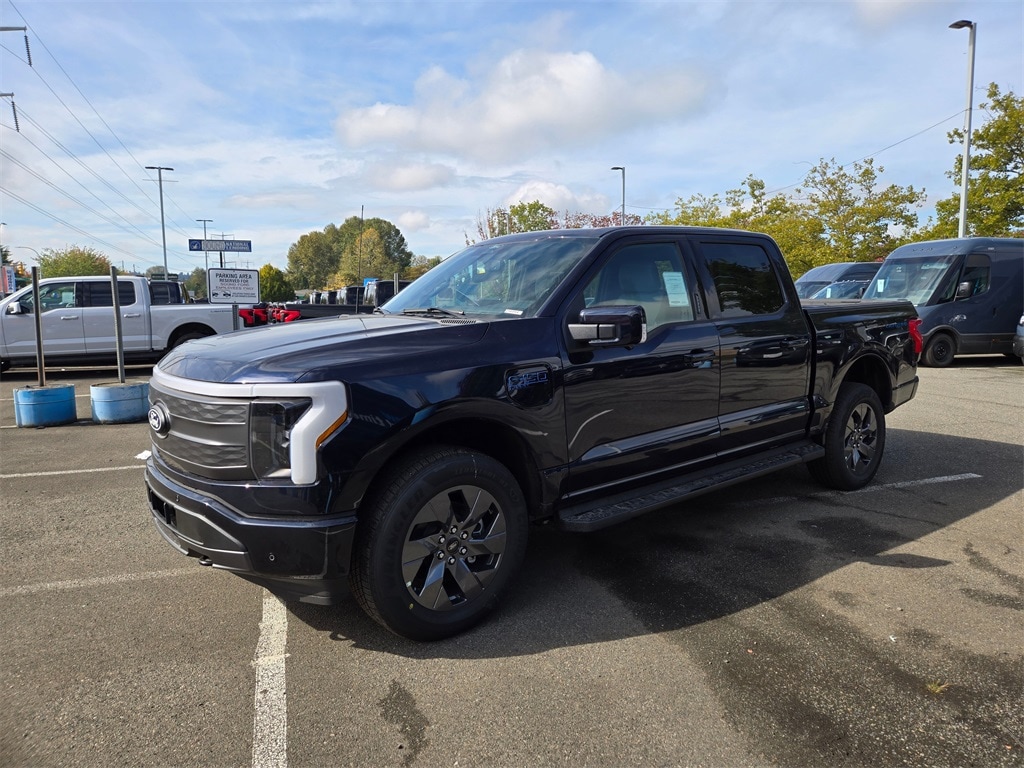 2025 Ford F-150 Lightning Lariat's photo