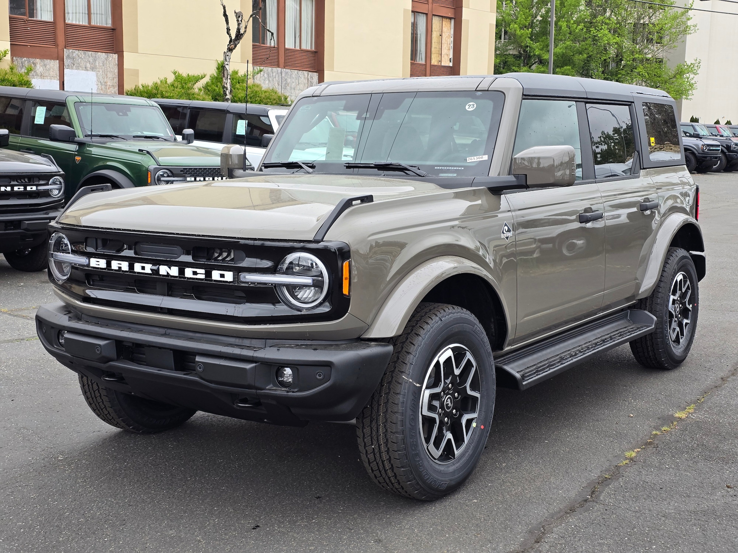 2026 Ford Bronco Outer Banks 4x4's photo