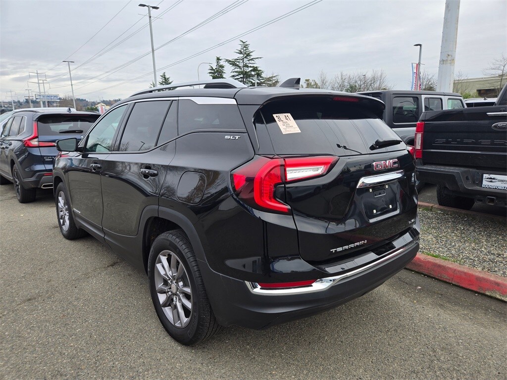 Used 2024 GMC Terrain SLT SUV