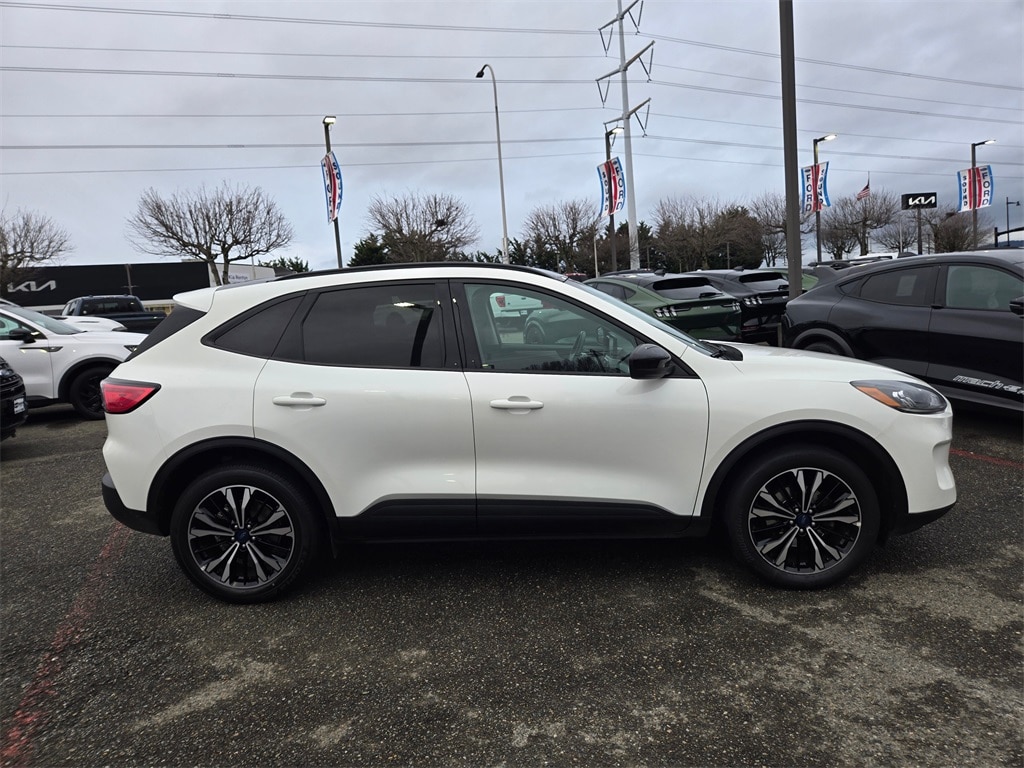 Used 2022 Ford Escape SE SUV
