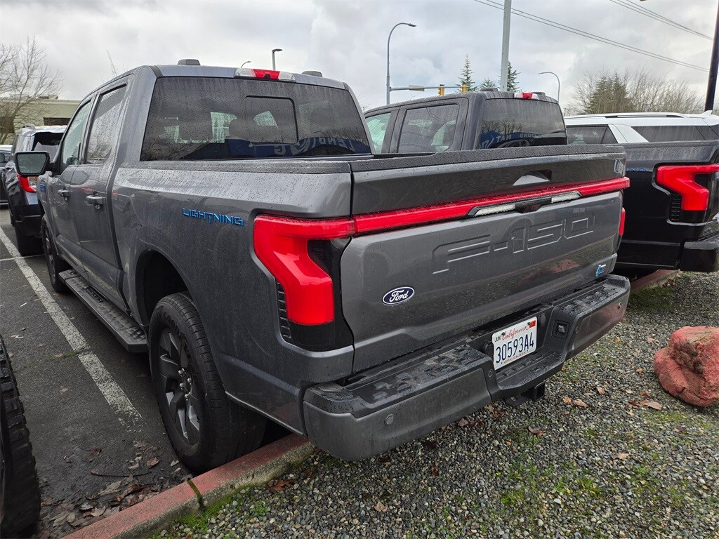 2024 Ford F-150 Lightning Lariat photo 3