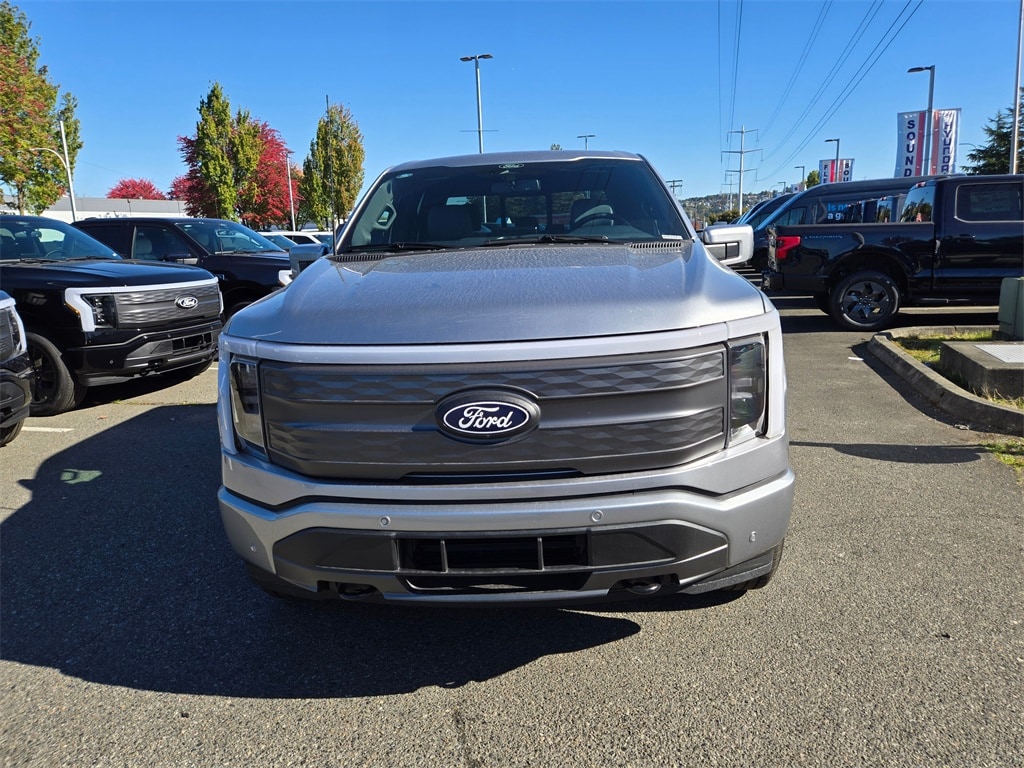 New 2025 Ford F-150 Lightning Lariat TRUCK