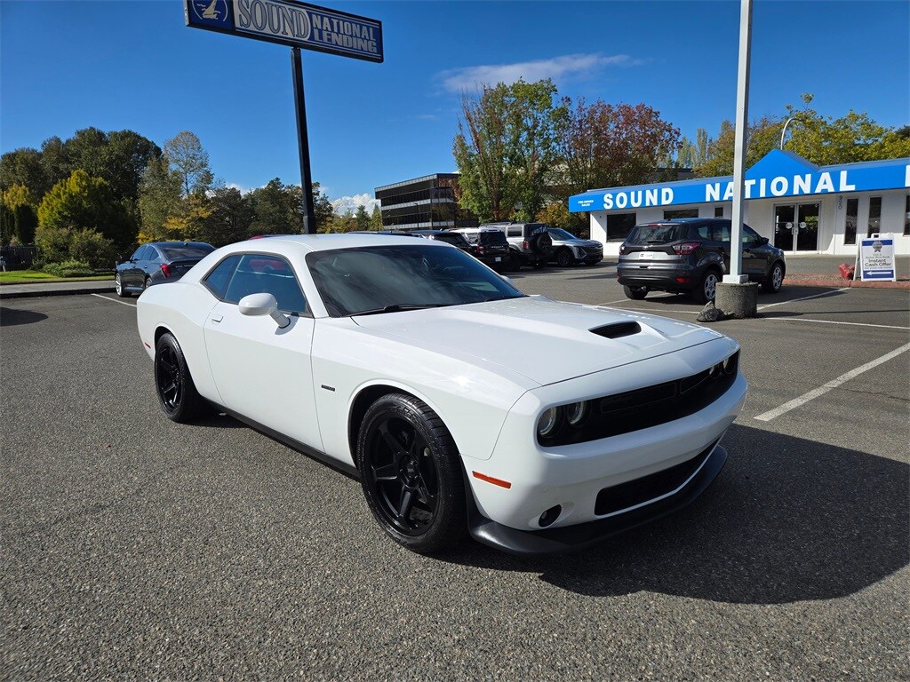 2019 Dodge Challenger R/T photo 2