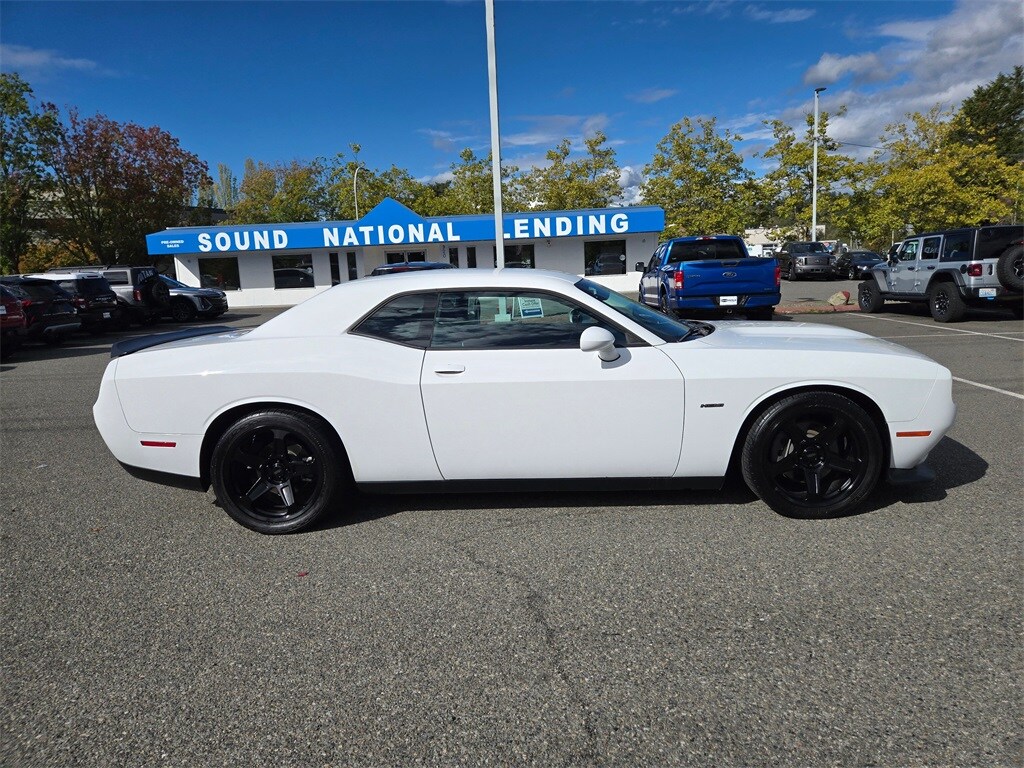 2019 Dodge Challenger R/T photo 3