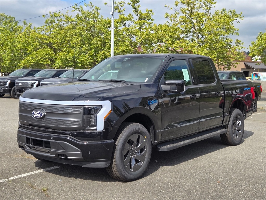 2025 Ford F-150 Lightning Lariat's photo