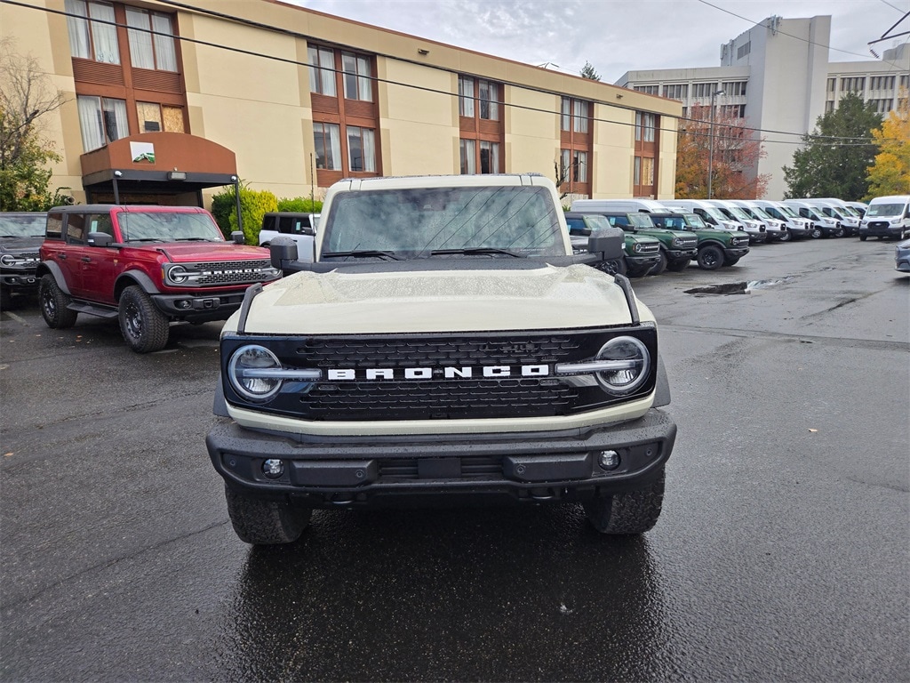 New 2025 Ford Bronco Outer Banks SUV