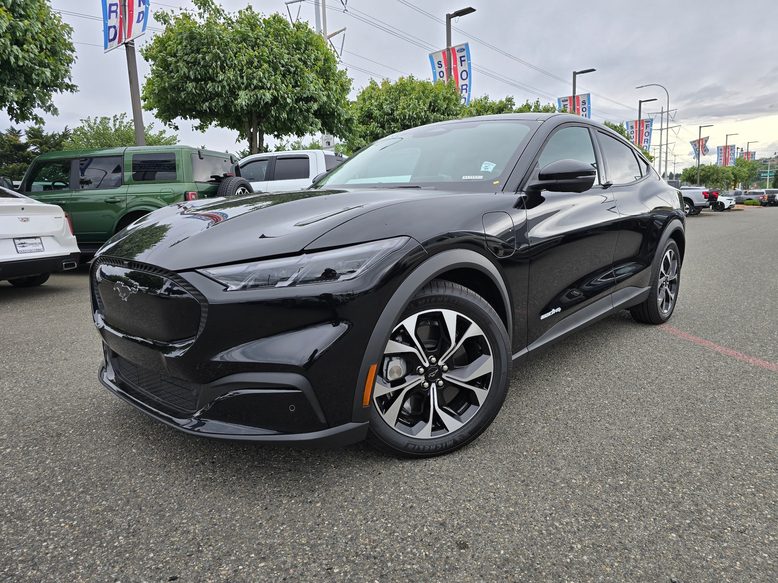 2025 Ford Mustang-Mach-e Select's photo