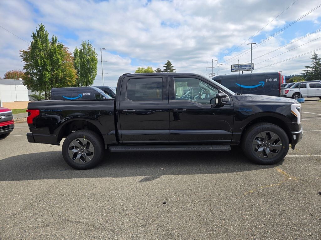 New 2025 Ford F-150 Lightning Lariat TRUCK