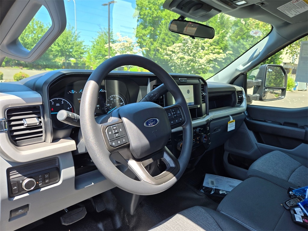 2025 Ford F-350 Super Duty XL - Photo 10