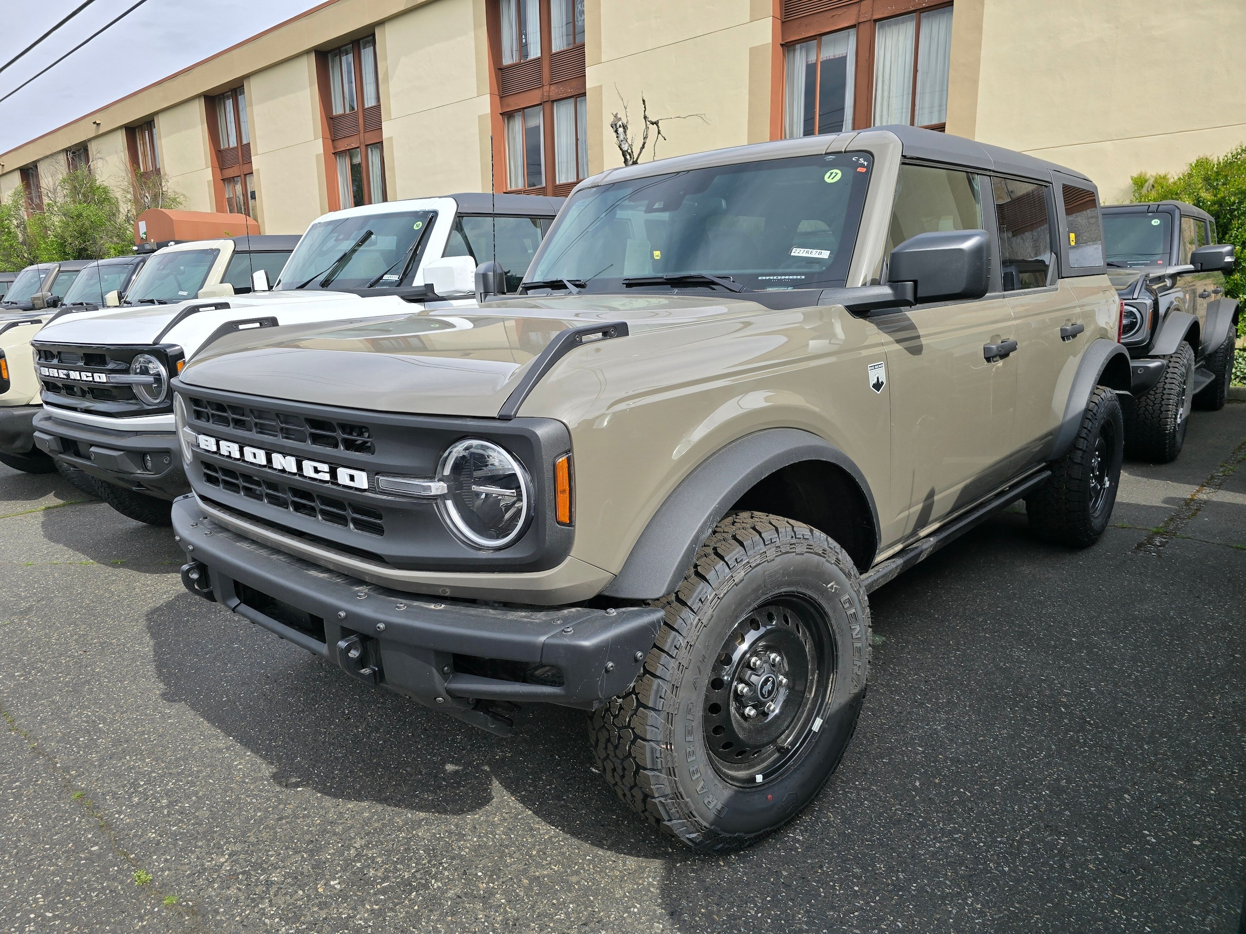 2026 Ford Bronco UT 