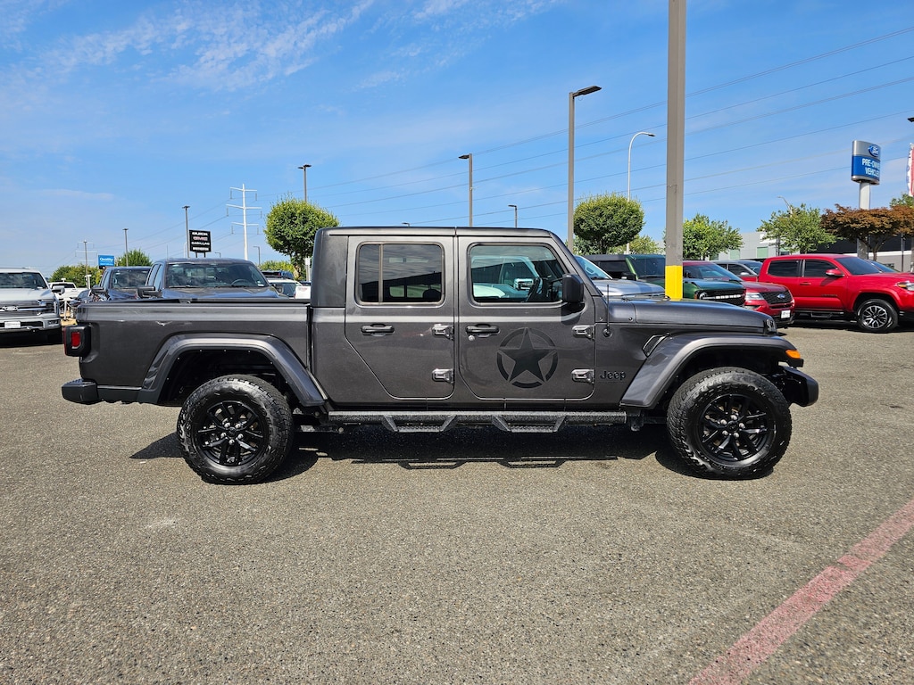 Used 2023 Jeep Gladiator Sport S PU
