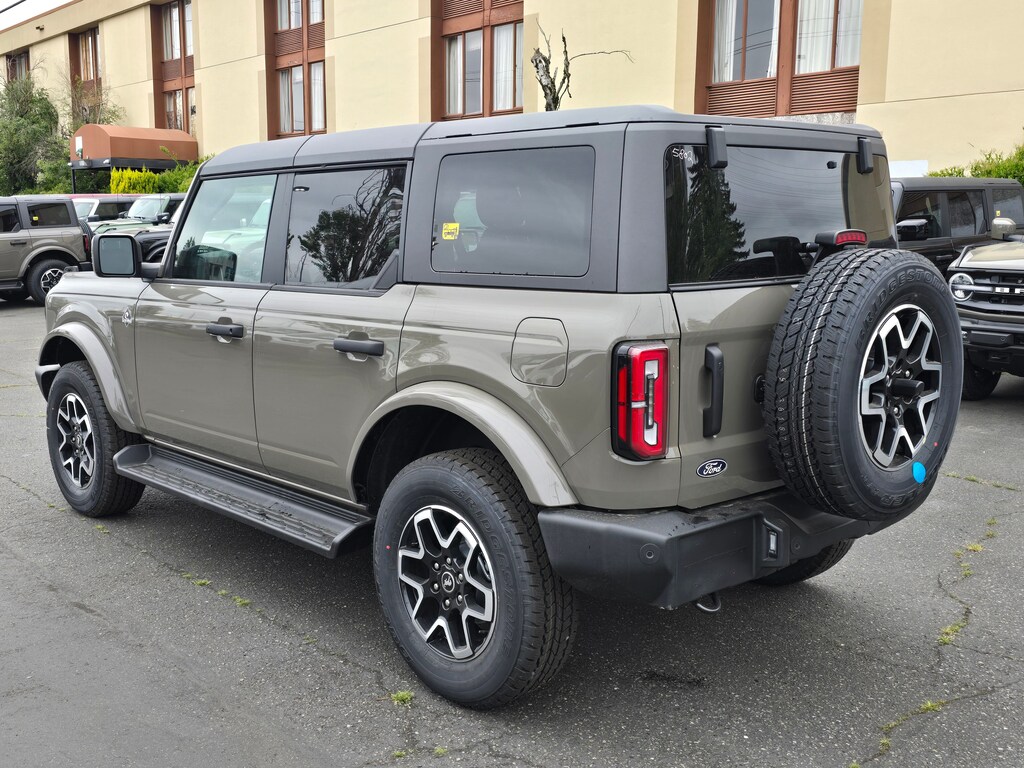 New 2026 Ford Bronco Outer Banks UT