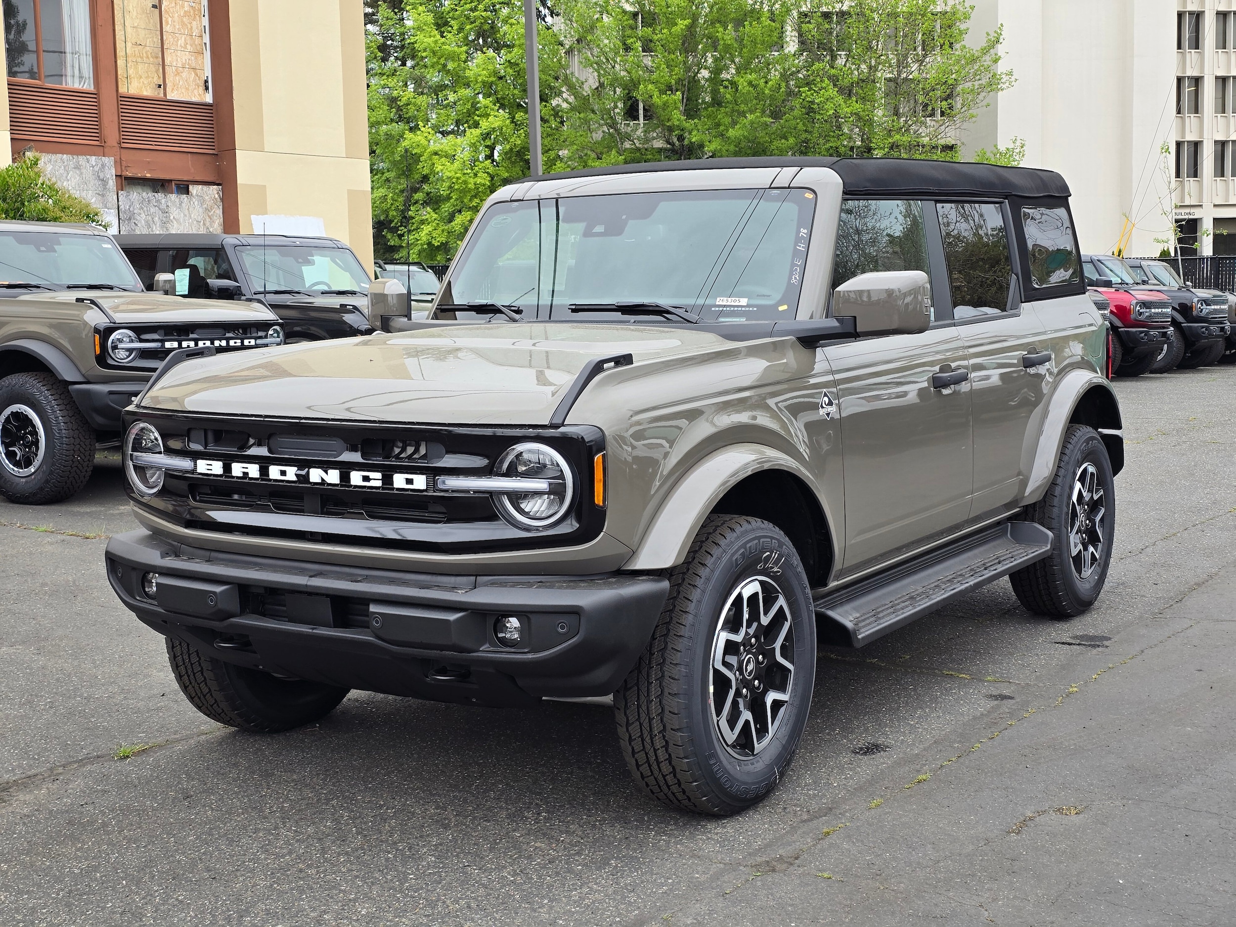 2026 Ford Bronco Outer Banks 4x4's photo