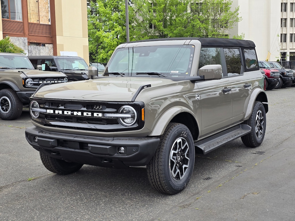 New 2026 Ford Bronco Outer Banks UT