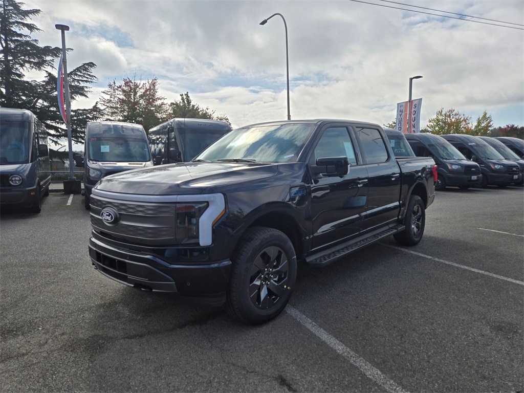 2025 Ford F-150 Lightning Lariat's photo