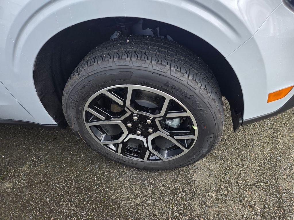 New 2025 Ford Maverick Lariat Truck