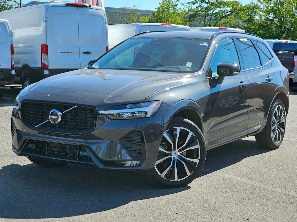 Used 2023 Volvo XC60 B5 Plus Dark Theme