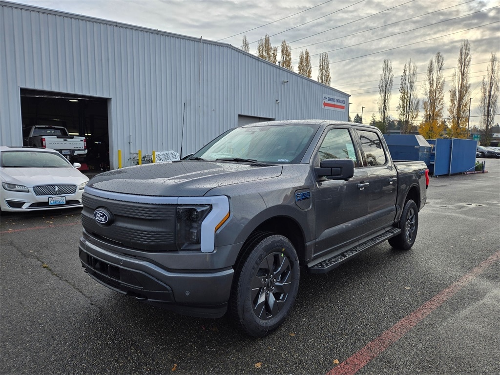 2025 Ford F-150 Lightning Flash's photo