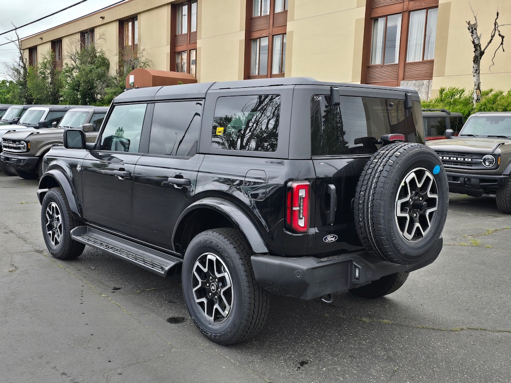 New 2026 Ford Bronco Outer Banks UT