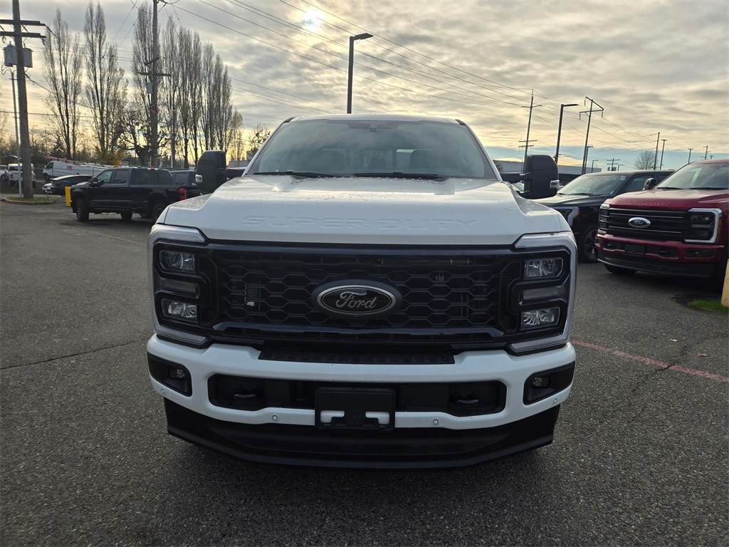 New 2025 Ford F-350SD Lariat Truck