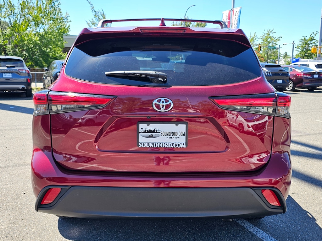 Used 2021 Toyota Highlander XLE WG