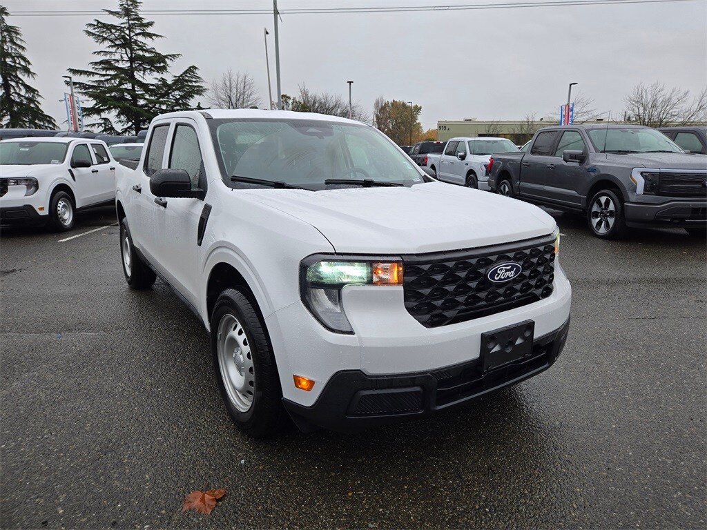 2025 Ford Maverick XL photo 3