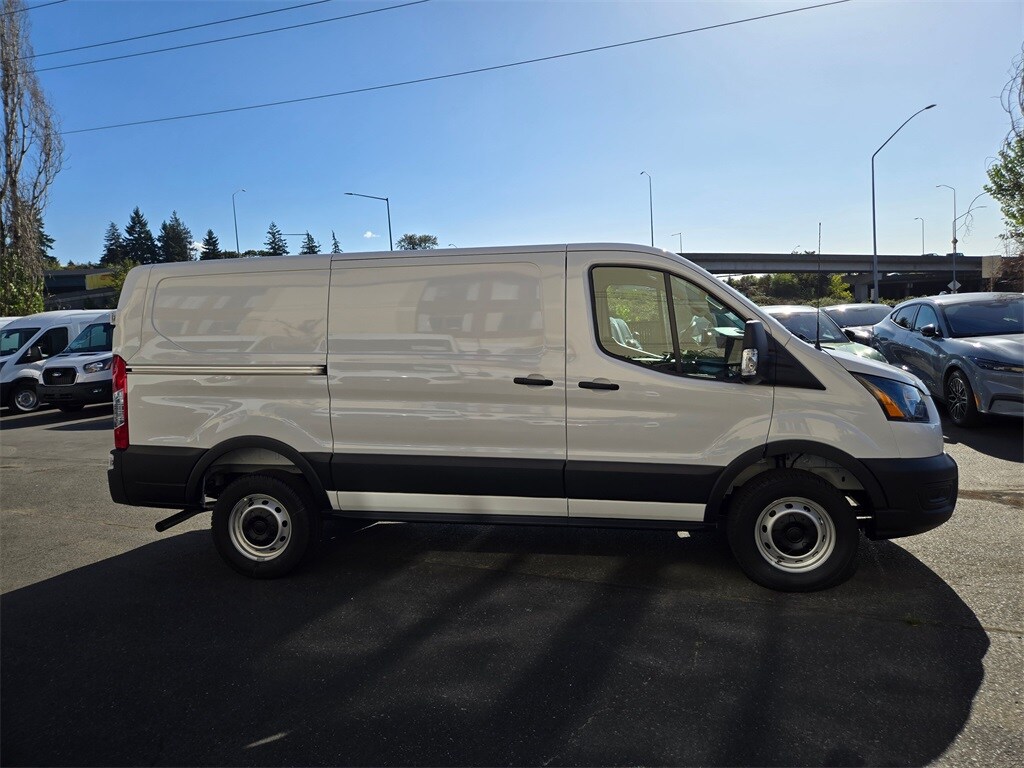 2025 Ford Transit photo 4
