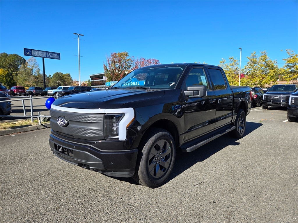 2025 Ford F-150 Lightning Flash's photo