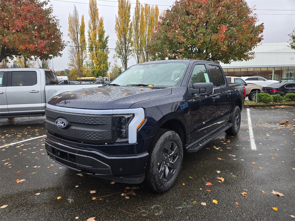 2025 Ford F-150 Lightning Flash's photo