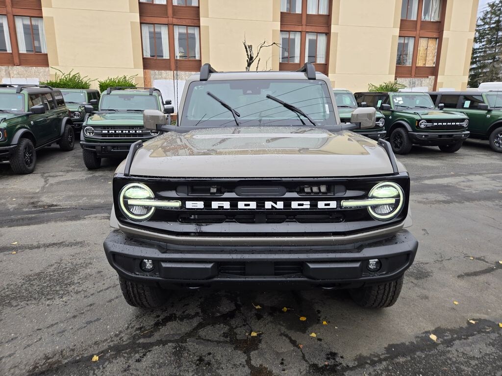 New 2025 Ford Bronco Outer Banks SUV
