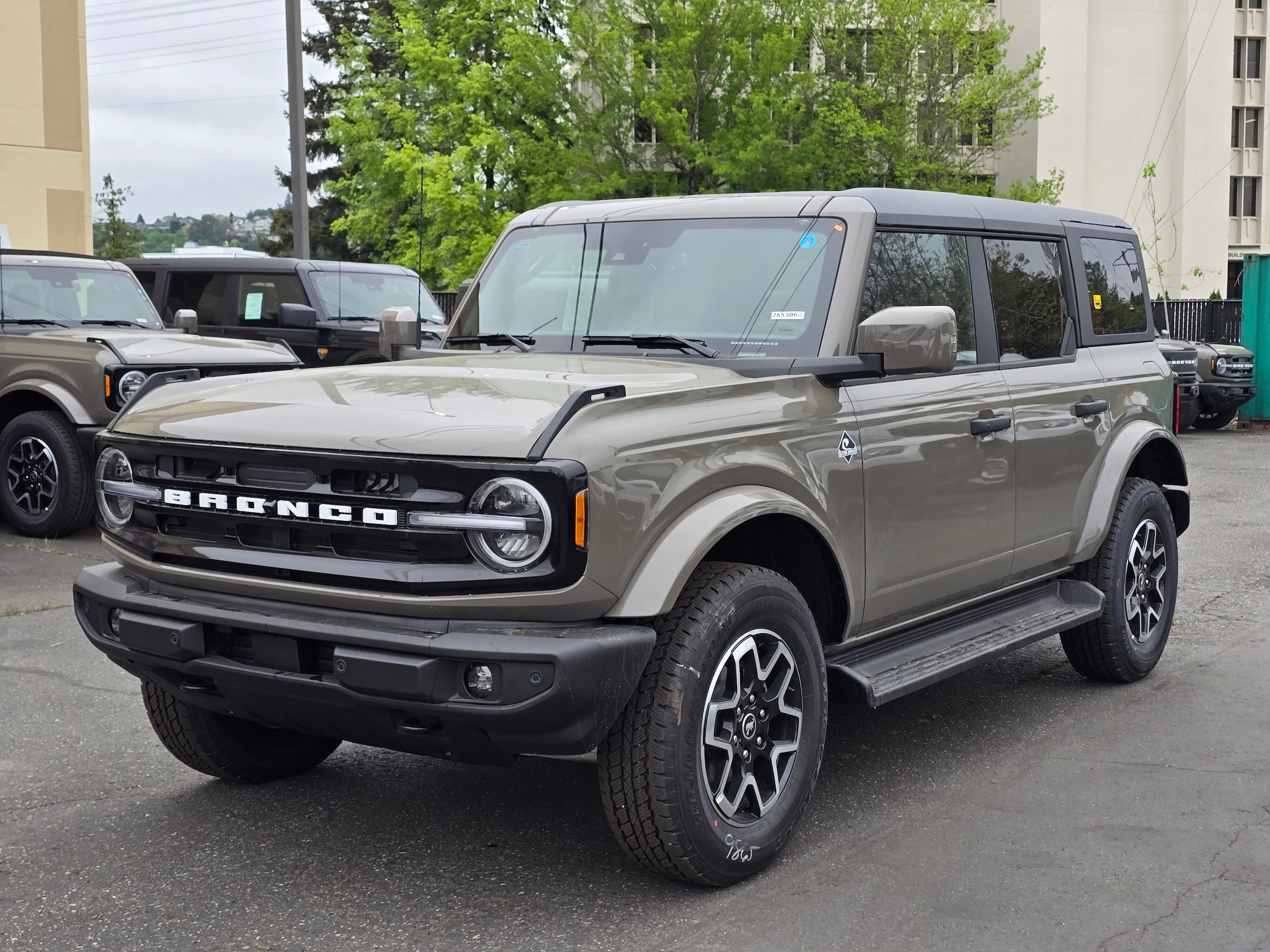 2026 Ford Bronco Outer Banks 4x4's photo