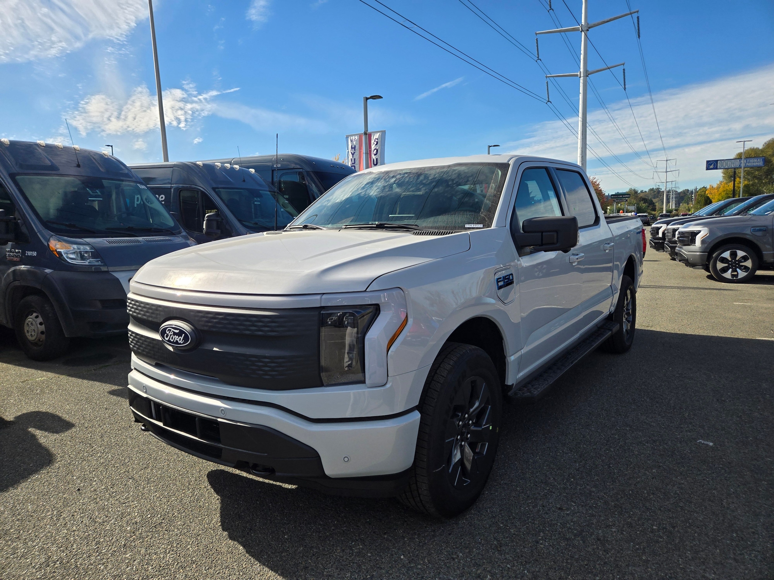 2025 Ford F-150 Flash 4x4 SuperCrew 5-1/2 Box's photo