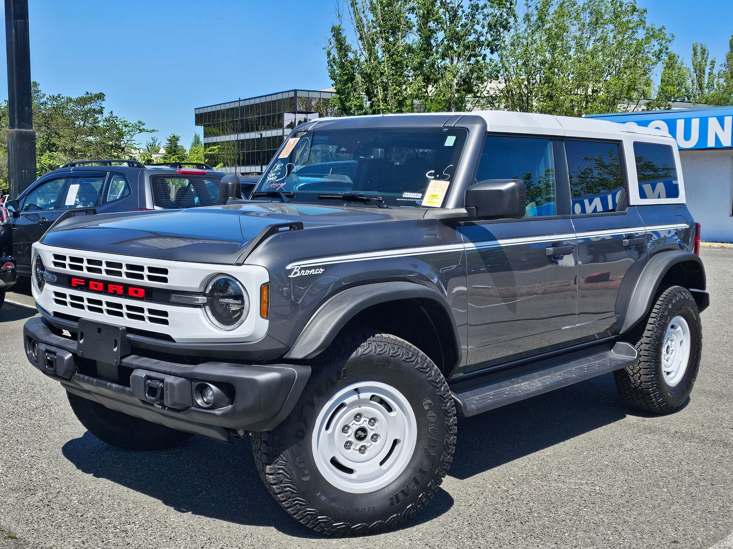 2025 Ford Bronco UT 