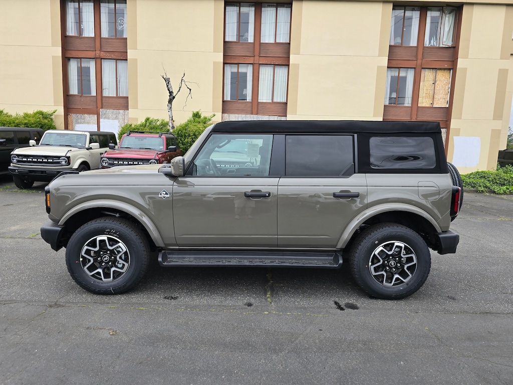 New 2026 Ford Bronco Outer Banks UT